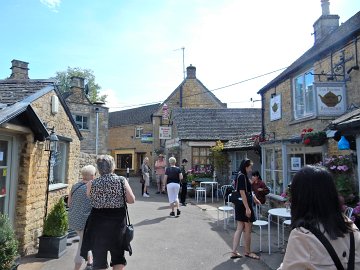 Burton On The Water, Cotswold (5)