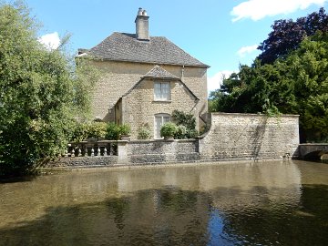 Burton On The Water, Cotswold (7)